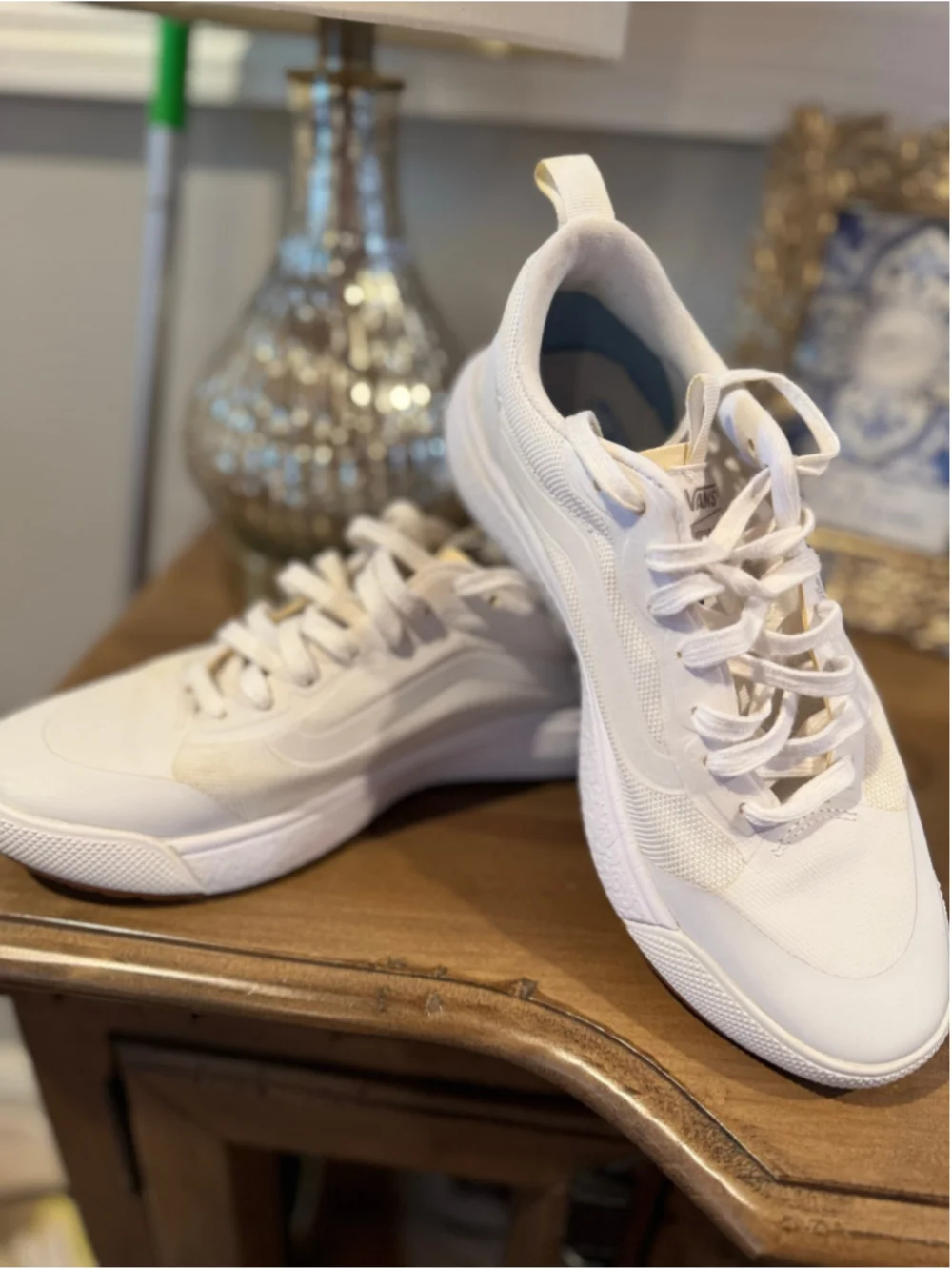 Vans ultra range EXO white sneakers
